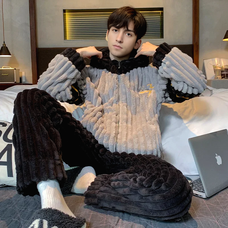 Pyjama Homme Capuche Nuit Polaire 2